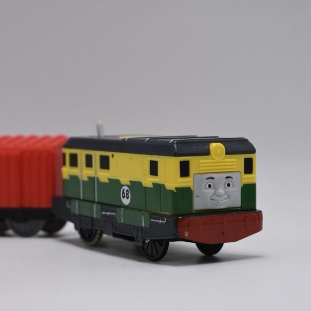 Philip 68 and Cargo Car Trackmaster Battery Operated Train Friends 2013 - Picture 8 of 12